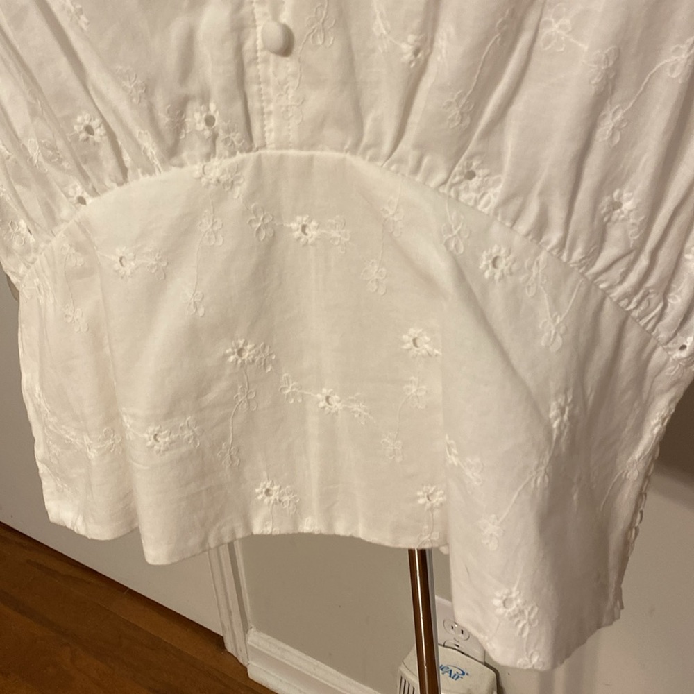 Cliche Eyelet Blouse - Picture 5 of 8